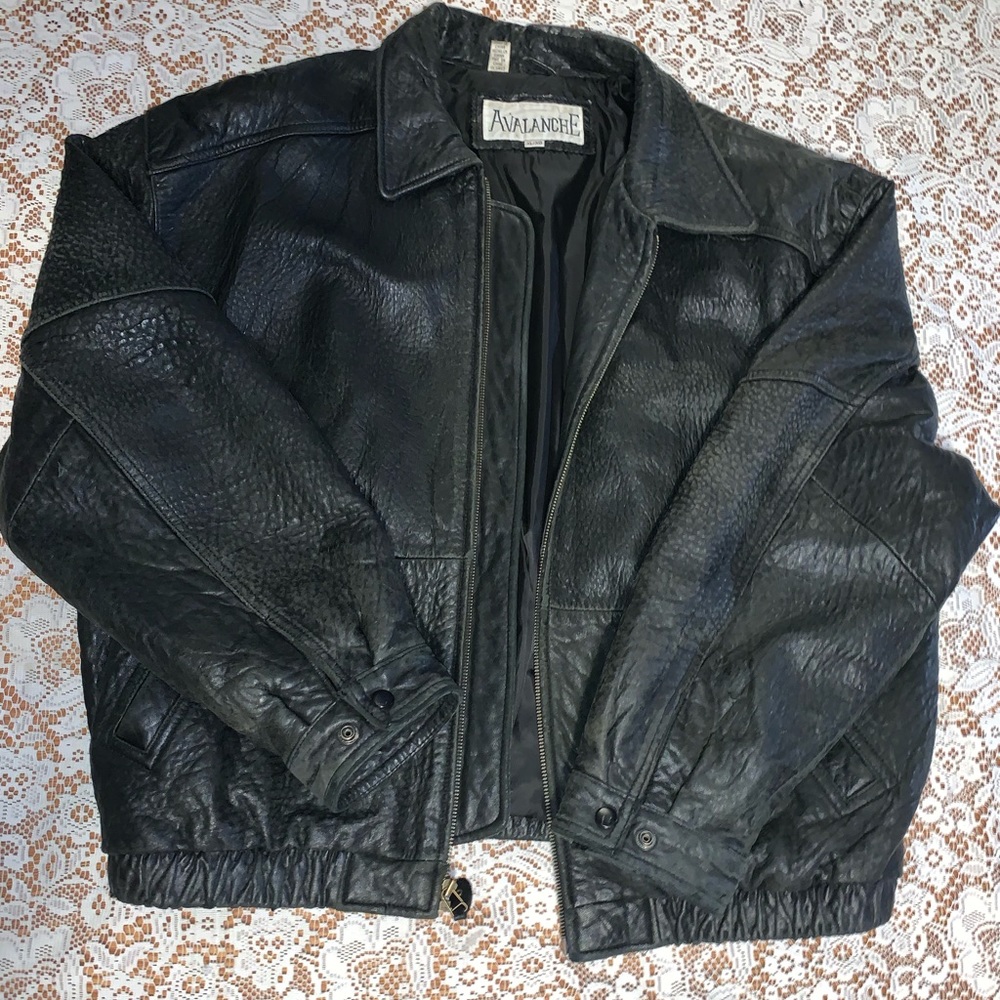 Men’s Size XL Leather Jacket By Avalanche